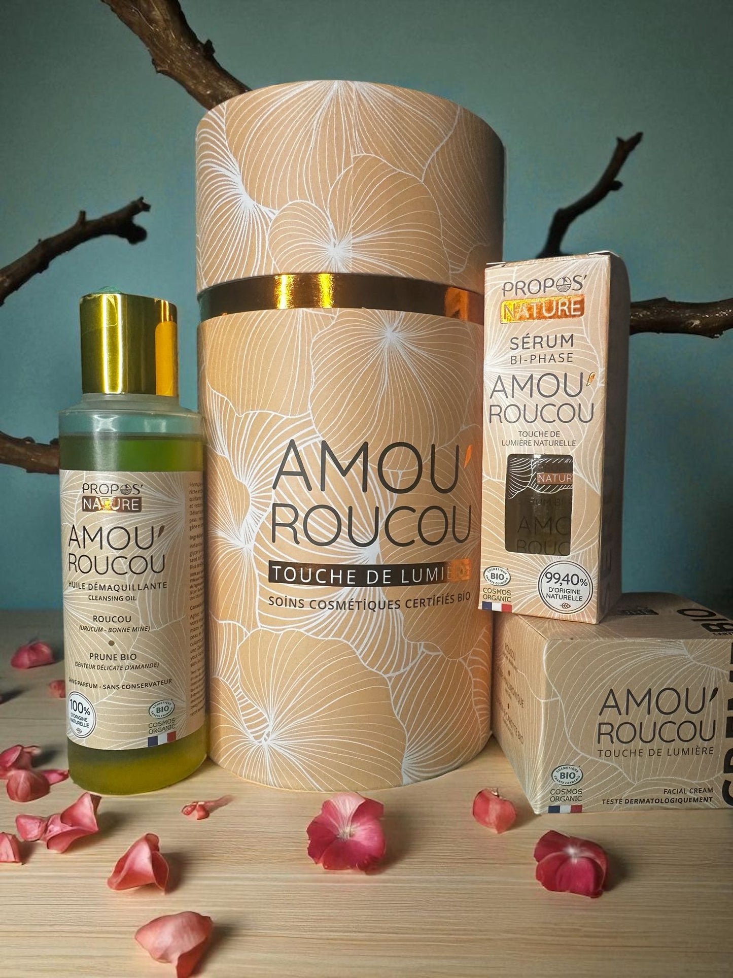 Box skincare bio con crema viso, contorno occhi e struccante